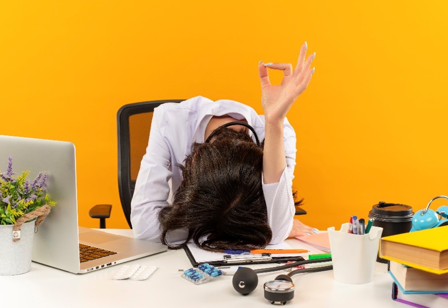 Job Hugging: Fenomena Bertahan di Pekerjaan demi Rasa Aman